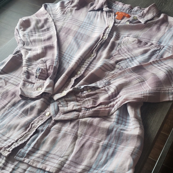 NEVER WORN - Women's Plaid Flannel | L - Picture 3 of 3